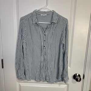 beachlunchlounge White and Grey Striped Henley Women’s Shirt